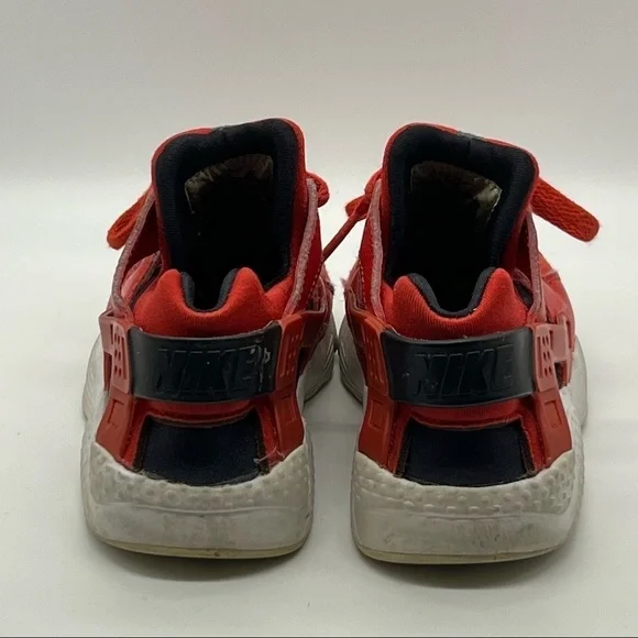 Nike Air Huarache University Red Sneakers - Picture 8 of 11